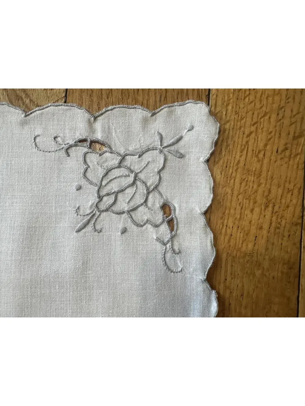 VTG Embroidered Linen Table Runner Placemats Napkins Set Cutwork Madeira Style